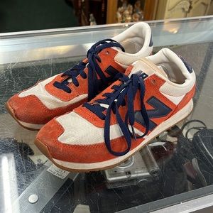 Vintage Look New Balance Red & Blue 8